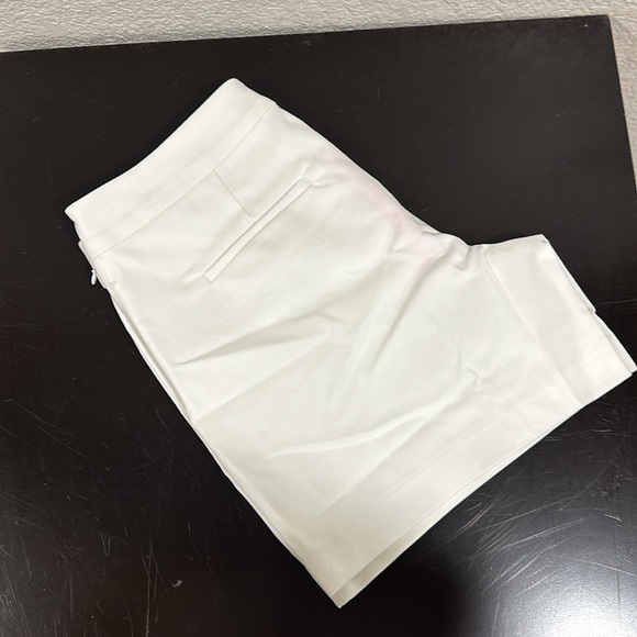 Lilly Pulitzer Alessi stretch Short - Picture 2 of 3